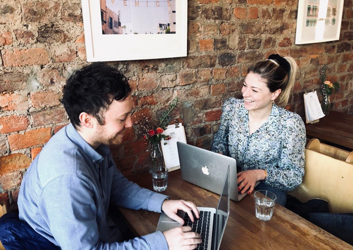 Rory and Laura meeting in coffee shop.